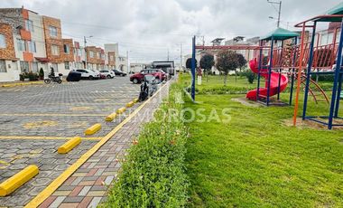 Oportunidad $49.000 Vendo Casa Sector Calderón cerca de Plaza El Coral