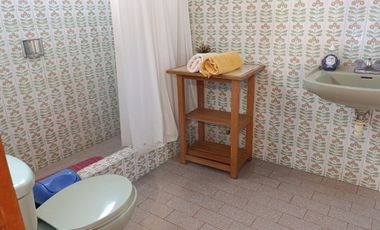 🏡 ¡Inversión Segura En Zona Exclusiva! Se Vende Casa Como Terreno En Residencial La Angostura 🌴