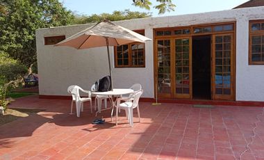 🏡 ¡Inversión Segura En Zona Exclusiva! Se Vende Casa Como Terreno En Residencial La Angostura 🌴