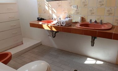 🏡 ¡Inversión Segura En Zona Exclusiva! Se Vende Casa Como Terreno En Residencial La Angostura 🌴