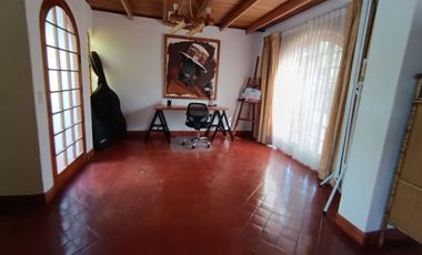 🏡 ¡Inversión Segura En Zona Exclusiva! Se Vende Casa Como Terreno En Residencial La Angostura 🌴