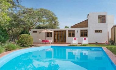 🏡 ¡Inversión Segura En Zona Exclusiva! Se Vende Casa Como Terreno En Residencial La Angostura 🌴