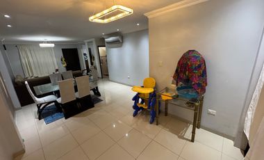 En alquiler casa de 3 dormitorios en Urb.La Romareda.