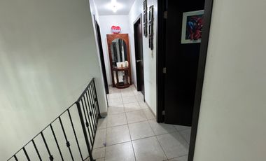 En alquiler casa de 3 dormitorios en Urb.La Romareda.