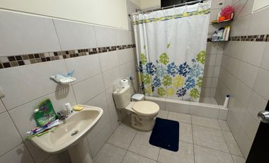 En alquiler casa de 3 dormitorios en Urb.La Romareda.