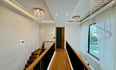 Modern Luxury Pool Villa