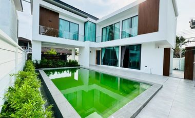 Modern Luxury Pool Villa