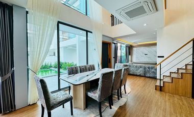Modern Luxury Pool Villa