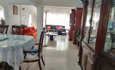 VENTA DE CASA MUY AMPLIA EN AVIACIÓN CIVIL