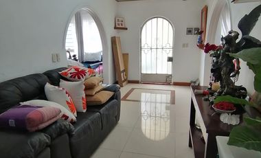 VENTA DE CASA MUY AMPLIA EN AVIACIÓN CIVIL