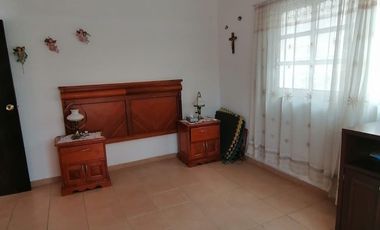 VENTA DE CASA MUY AMPLIA EN AVIACIÓN CIVIL