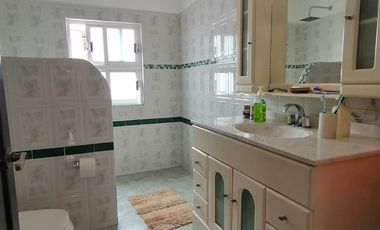 VENTA DE CASA MUY AMPLIA EN AVIACIÓN CIVIL