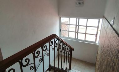 VENTA DE CASA MUY AMPLIA EN AVIACIÓN CIVIL