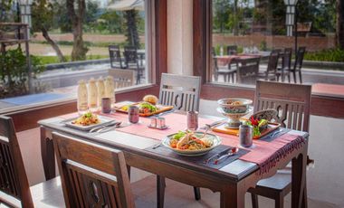 Boutique Hotel in Sukhothai for Sale – Traditional Thai Architecture, 29 Rai