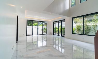 Fully Finished 5 bedroom House and Lot in Tahanan Village BF Homes For Sale