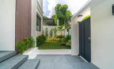 Fully Finished 5 bedroom House and Lot in Tahanan Village BF Homes For Sale