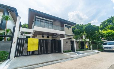 Fully Finished 5 bedroom House and Lot in Tahanan Village BF Homes For Sale