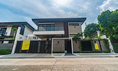 Fully Finished 5 bedroom House and Lot in Tahanan Village BF Homes For Sale