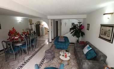 BONITA Y AMPLIA CASA EN CONJUNTO CENTRAL EN IBAGUÉ, (TOLIMA) EN VENTA