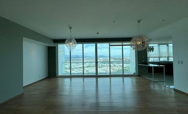 Penthouse con 3 recámaras, amenidades, terraza - RENTA. Santa Fe Juriquilla