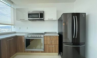 Penthouse con 3 recámaras, amenidades, terraza - RENTA. Santa Fe Juriquilla