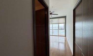 Penthouse con 3 recámaras, amenidades, terraza - RENTA. Santa Fe Juriquilla