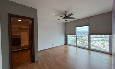 Penthouse con 3 recámaras, amenidades, terraza - RENTA. Santa Fe Juriquilla