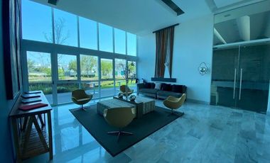 Penthouse con 3 recámaras, amenidades, terraza - RENTA. Santa Fe Juriquilla