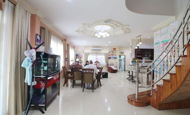 An Outstanding 4 BRM, 4 BATH, 2 Level Home For Sale In Mak Khaeng, Udon Thani, Thailand.
