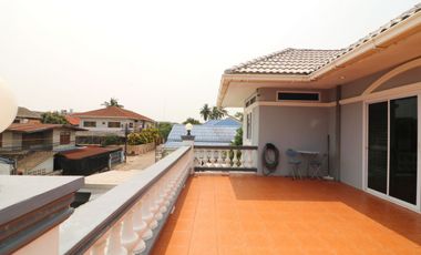 An Outstanding 4 BRM, 4 BATH, 2 Level Home For Sale In Mak Khaeng, Udon Thani, Thailand.