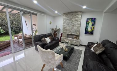 SE VENDE ESPECTACULAR CASA EN LA FLORIDA!