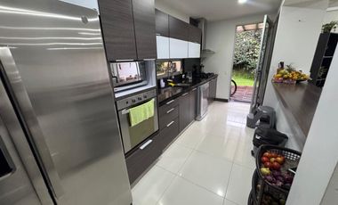 SE VENDE ESPECTACULAR CASA EN LA FLORIDA!