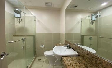 For Rent 2 Bedroom Unit with Parking Fairway Terraces Pasay near School and Airport