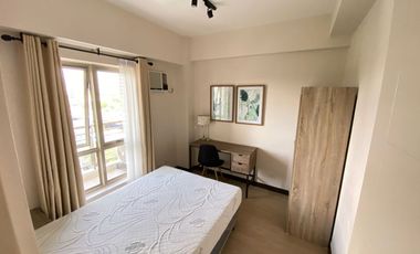 For Rent 2 Bedroom Unit with Parking Fairway Terraces Pasay near School and Airport