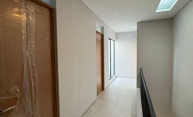 UNIT TERAKHIR !! RUMAH MINIMALIS MODERN SEMIFURNISH @ SETRADUTA BANDUNG