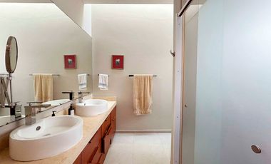 HERMOSA CASA EN RESIDENCIAL CUMBRES EN RENTA