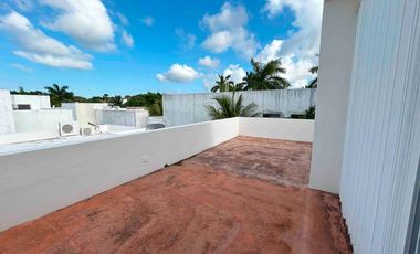 HERMOSA CASA EN RESIDENCIAL CUMBRES EN RENTA
