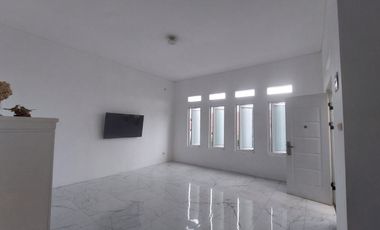 Dijual Cepat Rumah Tinggal 2 Lantai di Condet, Jakarta Timur
