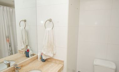 SE VENDE DEPARTAMENTO EN CONDOMINIO JARDINES DE HUAYQUIQUE.