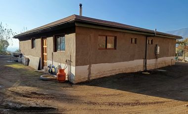 Se vende casa sólida 110 m2, terreno 2500 m2, en Comunidad , entorno campestre