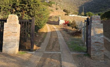 Se vende casa sólida 110 m2, terreno 2500 m2, en Comunidad , entorno campestre