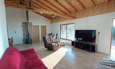 Se vende casa sólida 110 m2, terreno 2500 m2, en Comunidad , entorno campestre
