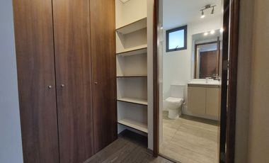 Venta de Lindo Depto. de 2 dormitorios 2 baños. Metro Pedro de Valdivia, Providencia.