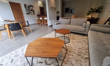 Venta de Lindo Depto. de 2 dormitorios 2 baños. Metro Pedro de Valdivia, Providencia.