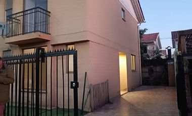 Se arrienda con comprosimo de compra casa 81 m2, sólida, en condominio cerrado, Renca