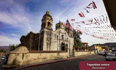 Casa, gran jardín y vista al Tepozteco, en venta, Tepoztlán, CDMX