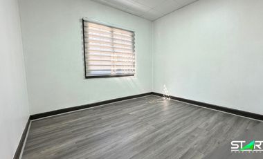 SE ARRIENDA AMPLIA OFICINA CON EXCELENTE UBICACION