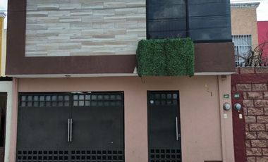 CASA EN VENTA EN EL SAUZALITO