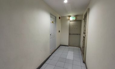 Condo Near the MRT for Under 1 Million Baht!! Corner Unit for Sale at Bang Yai Square Near Kanchanaphisek Road, MRT Talad Bang Yai, Central Westgate,