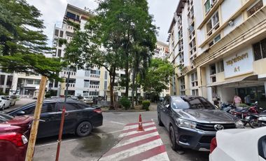 Condo Near the MRT for Under 1 Million Baht!! Corner Unit for Sale at Bang Yai Square Near Kanchanaphisek Road, MRT Talad Bang Yai, Central Westgate,